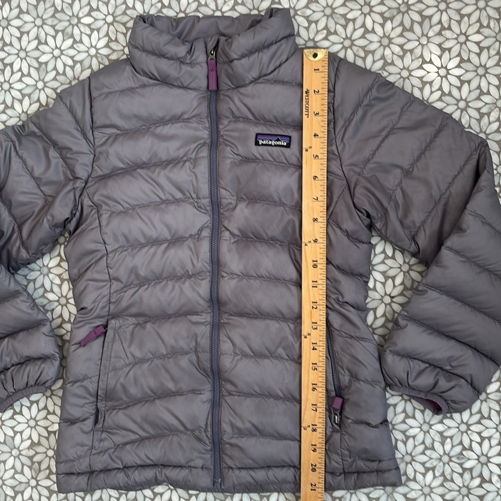 Girl's Patagonia Down Sweater in Smokey Violet, Size L(12) - Picture 7 of 12